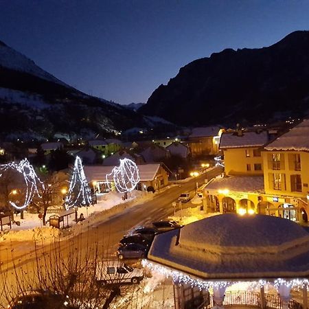 Hotel Restaurant Glaizette LʼArgentière-la-Bessée Exteriör bild