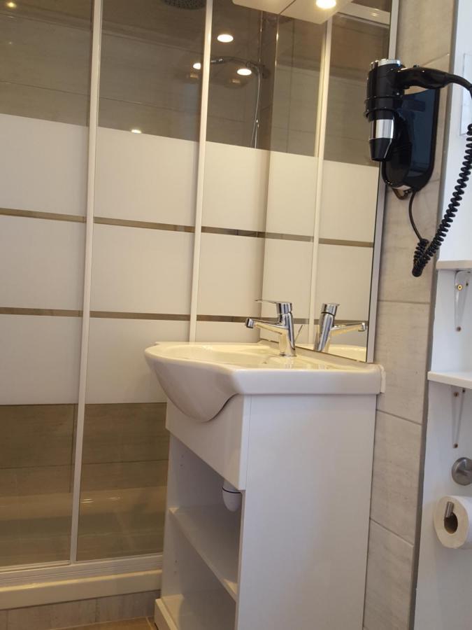 Hotel Restaurant Glaizette LʼArgentière-la-Bessée Exteriör bild