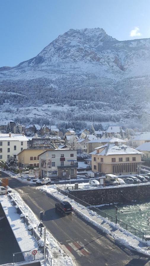 Hotel Restaurant Glaizette LʼArgentière-la-Bessée Exteriör bild