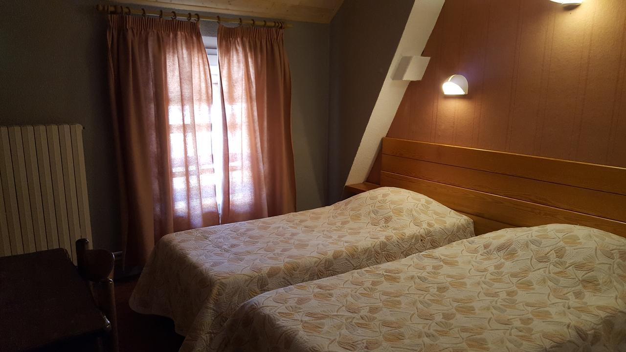 Hotel Restaurant Glaizette LʼArgentière-la-Bessée Exteriör bild