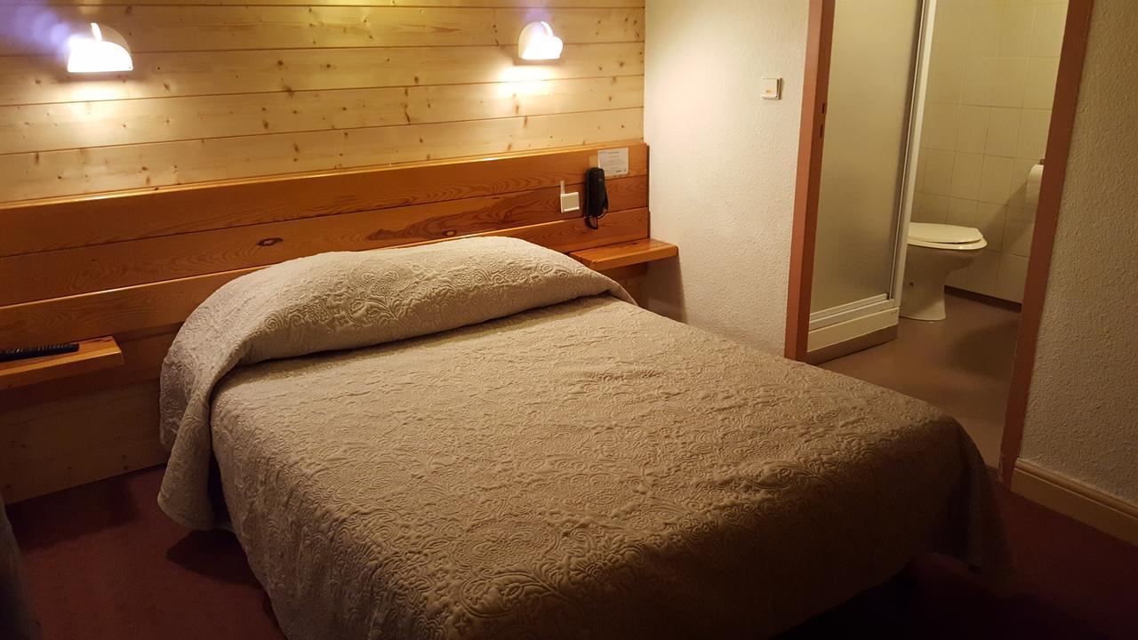 Hotel Restaurant Glaizette LʼArgentière-la-Bessée Exteriör bild