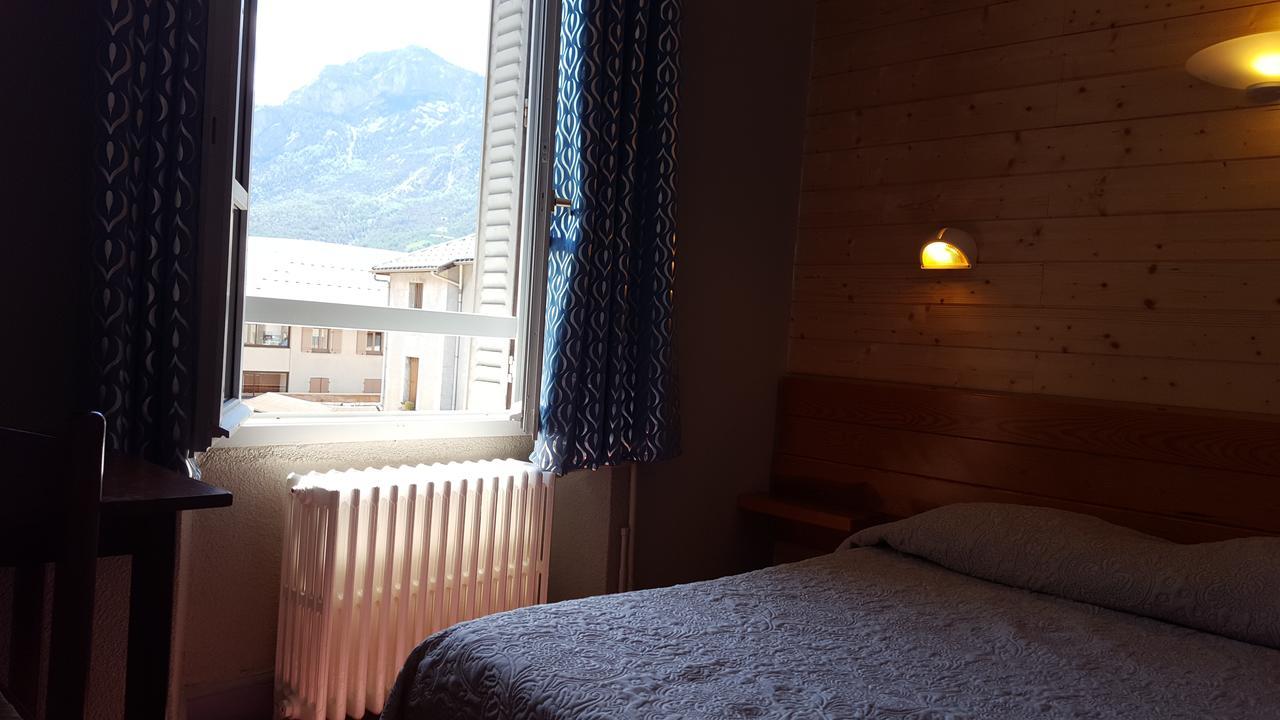 Hotel Restaurant Glaizette LʼArgentière-la-Bessée Exteriör bild